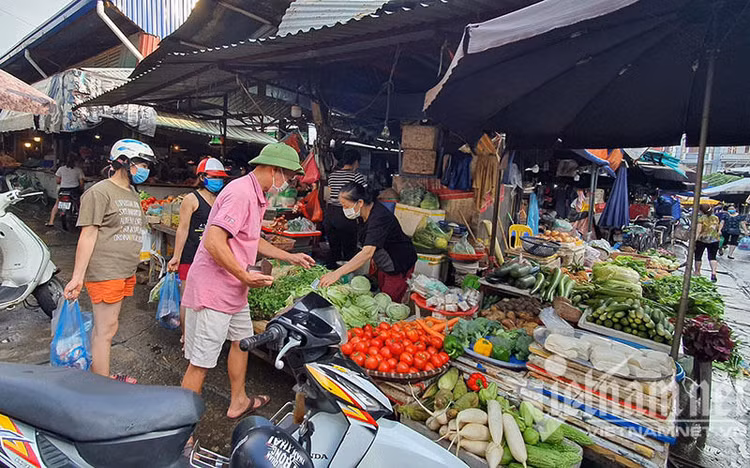 Dân vùng 1 Hà Nội: Mua hàng 2 lần/tuần, đặt online chỉ ship trong quận