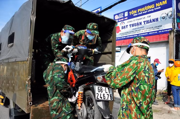 bo-doi-se-ho-tro-dua-nguoi-dan-ve-que-theo-nguyen-vong.jpg