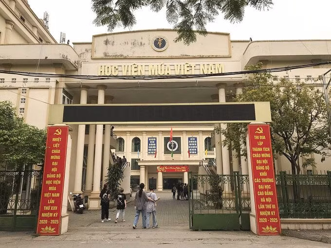 Học viện Múa Việt Nam nằm trên phường Mai Dịch, quận Cầu Giấy, Hà Nội. Ảnh: Dương Tâm.