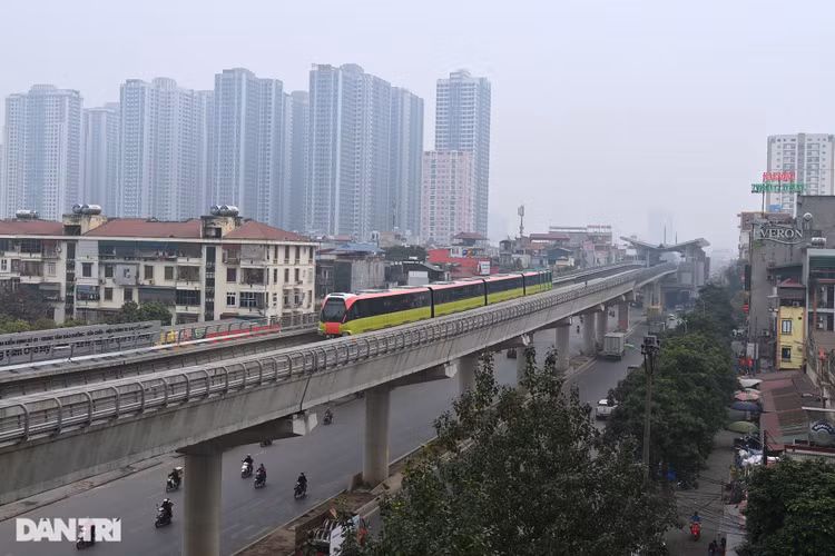 Ngỡ ngàng hình ảnh tàu đường sắt Nhổn - ga Hà Nội lăn bánh - 16