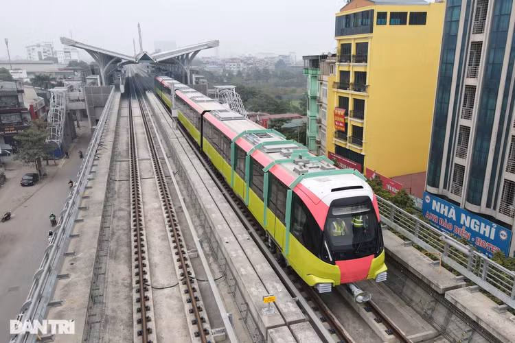 Ngỡ ngàng hình ảnh tàu đường sắt Nhổn - ga Hà Nội lăn bánh - 7