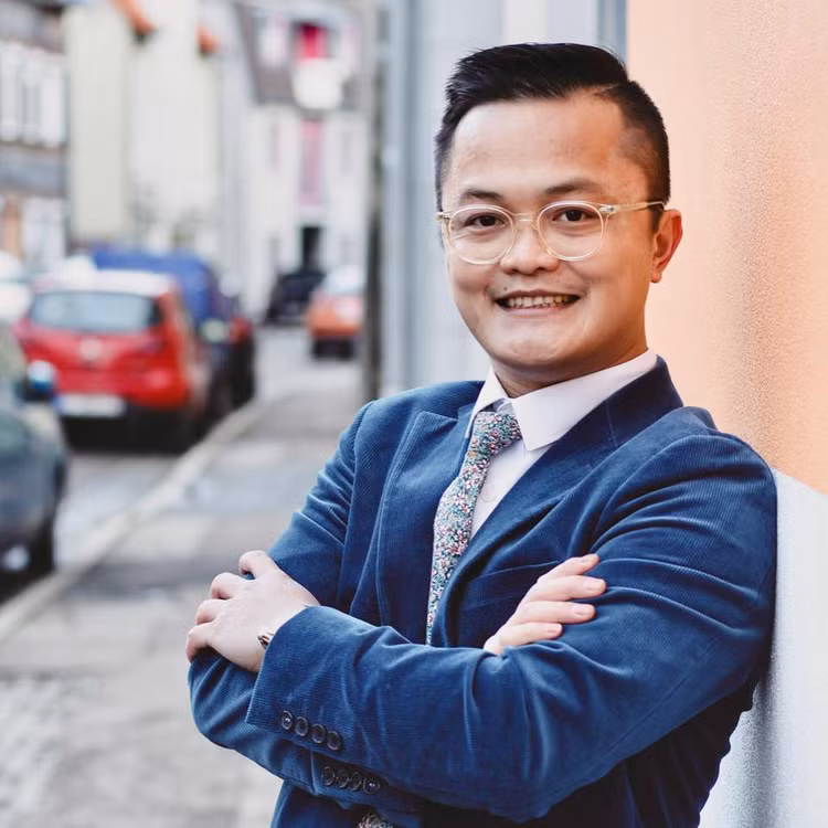quy tac ung xu nghe si viet anh 3