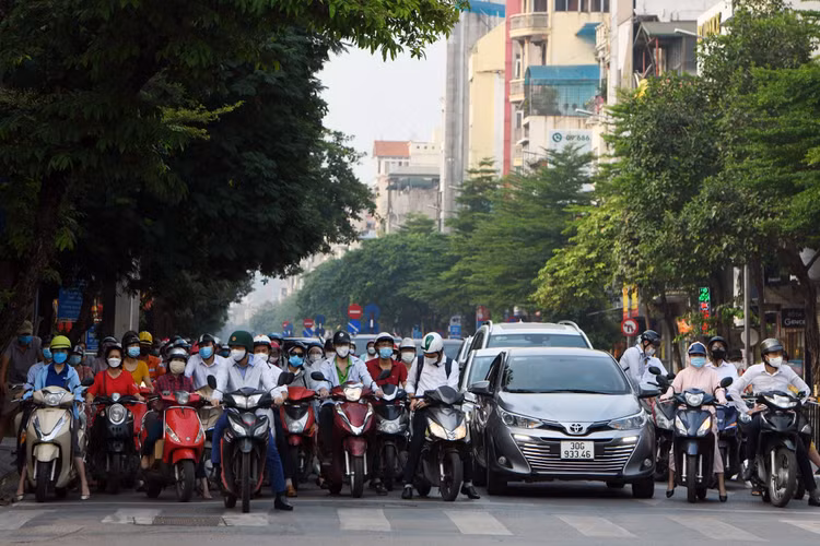 giao thong Ha Noi dong duc ngay dau tuan anh 2
