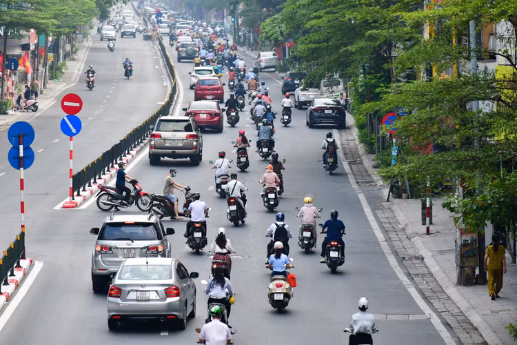 giao thong Ha Noi dong duc ngay dau tuan anh 14