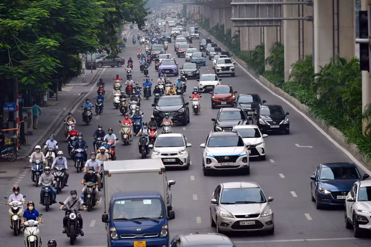 giao thong Ha Noi dong duc ngay dau tuan anh 1
