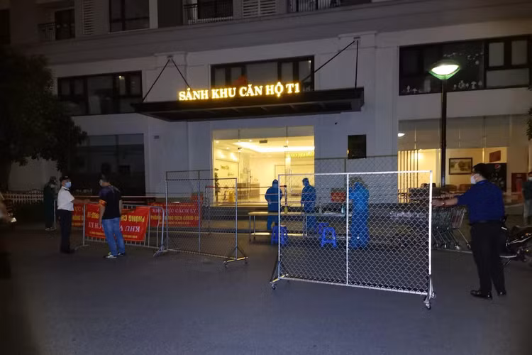 Hà Nội tạm phong tỏa một tòa chung cư ở Times City do có 4 ca dương tính - 2