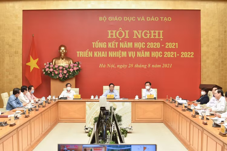 de xuat tiem vaccine covid-19 cho hoc sinh anh 1