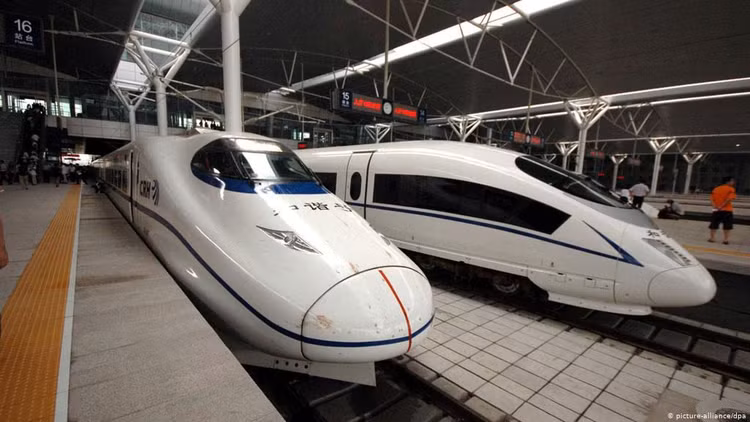 Chuyên gia cho rằng tính khả thi của việc đầu tư đường sắt tốc độ cao phụ thuộc vào cách bố trí nguồn vốn của Nhà nước. Ảnh minh họa.