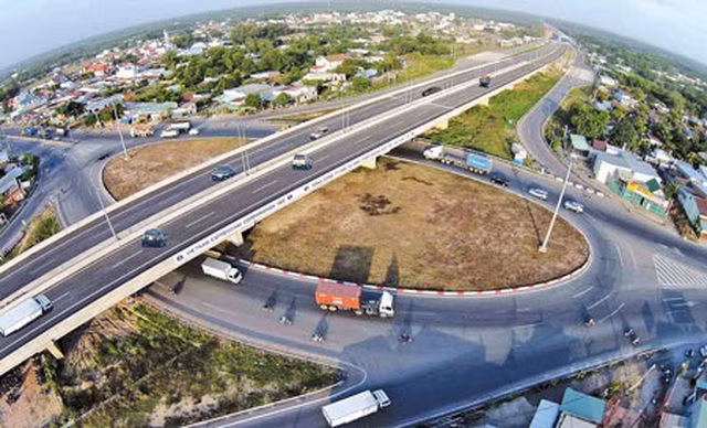 Phó Thủ tướng nêu đích danh 10 địa phương chậm trễ GPMB cao tốc Bắc - Nam - 1