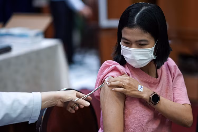 bo sung vaccine cho TP.HCM, Bac Giang, Bac Ninh anh 1