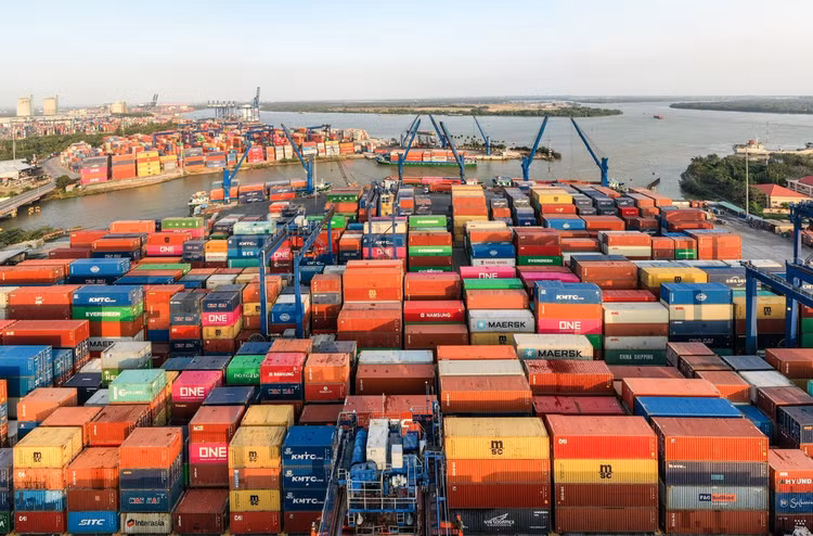 Áp lực ở cảng Cát Lái đã "hạ nhiệt", hàng tồn đã được xử lý ảnh 2 Tân Cảng Sài Gòn tiếp tục triển khai nhiều chính sách hỗ trợ doanh nghiệp lấy hàng để giải tỏa áp lực hàng hóa tại cảng Cát Lái.