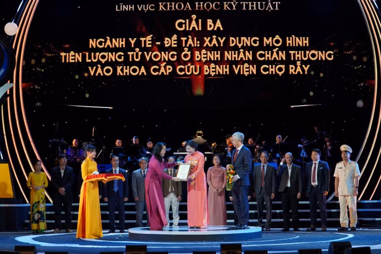edit-giai-thuong-sang-tao.jpg