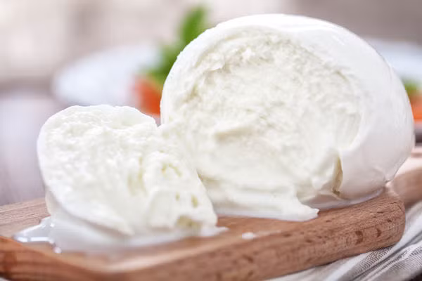 Sữa trâu tạo nên 'bà hoàng của các loại pho mát' ở Italia như thế nào?