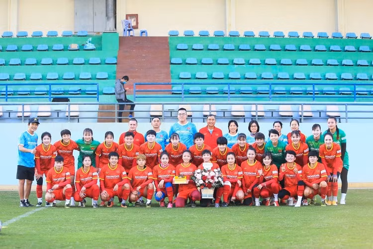 tuyen-nu-vn.jpg