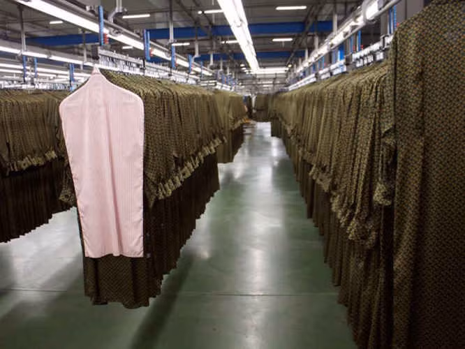 Ảnh độc bên trong nhà máy sản xuất lớn nhất của Zara - Hình 12 Anh doc ben trong nha may san xuat lon nhat cua Zara-Hinh-12