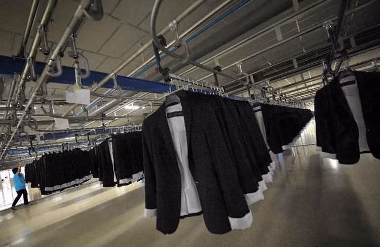 Ảnh độc bên trong nhà máy sản xuất lớn nhất của Zara Anh doc ben trong nha may san xuat lon nhat cua Zara