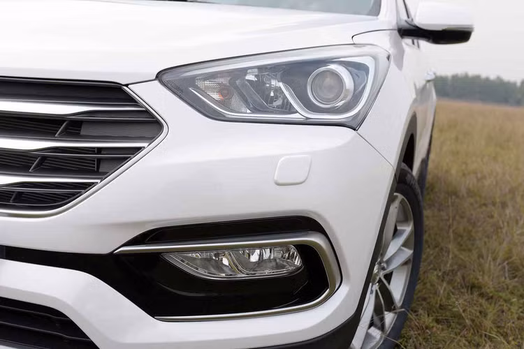 /Uploaded/khds.1cdn.vn/2018/09/16/hyundai-santafe-2017-2.jpg