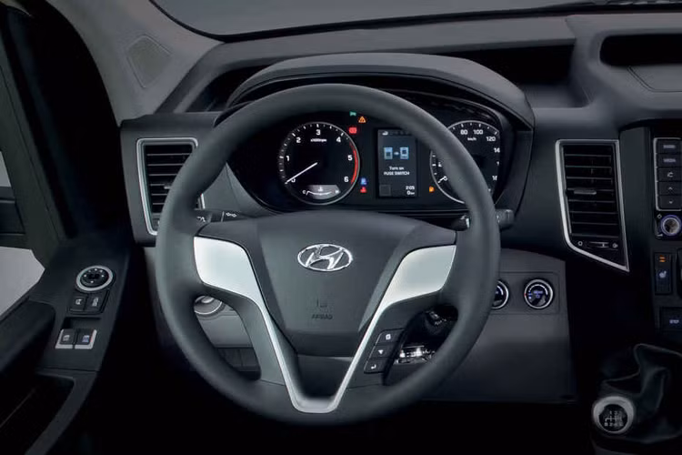 Hyundai Solati 4