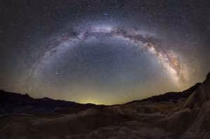 Ngoạn mục ảnh thiên hà Milky Way hóa vòng cung tròn trĩnh ảnh 1