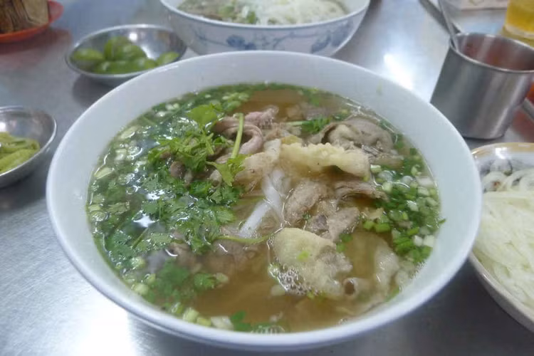 Ở Sài Gòn, không nói hủ tíu cơm tấm mà bàn chuyện PHỞ ảnh 2