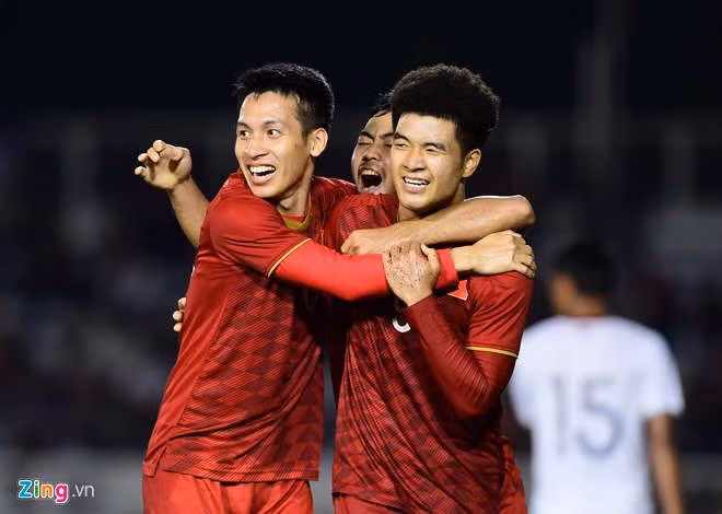 Ha Campuchia 4-0, U22 Viet Nam vao chung ket SEA Games hinh anh 32 