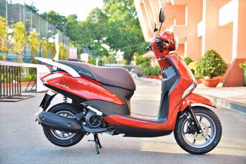 Xe tay ga cho nu: Yamaha Latte qua kho de gay ap luc len Honda Lead? hinh anh 13 