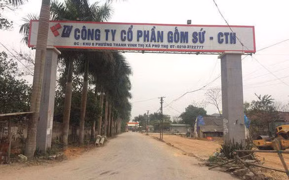 Vụ ô nhiễm nước sạch: Sếp gốm sứ đối nhau chan chát