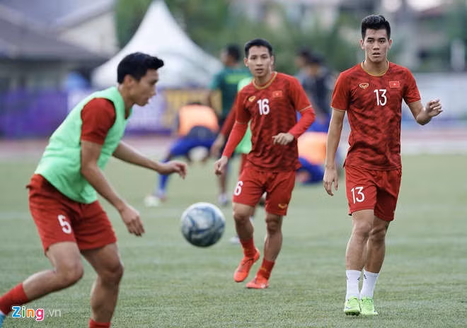 U22 Viet Nam 0-0 Thai Lan: Tien Linh tro lai linh xuong hang cong hinh anh 5 