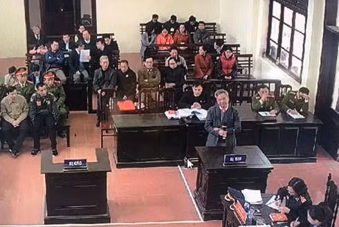 GS Phạm Minh Thông, Phó Giám đốc BV Bạch Mai trả lời HĐXX.
