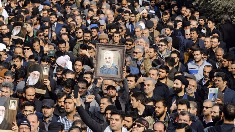 Thi thể tướng Soleimani về đến Iran, triệu người khóc thương