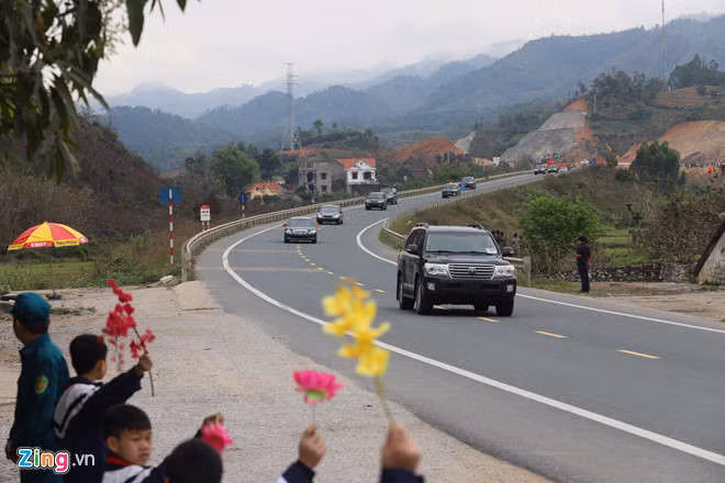 Xe quan su trien khai o Ha Noi don doan ong Kim Jong Un hinh anh 13