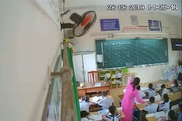 Cô giáo đánh học sinh: 'Có giáo viên nào dám nói mình hoàn hảo?'