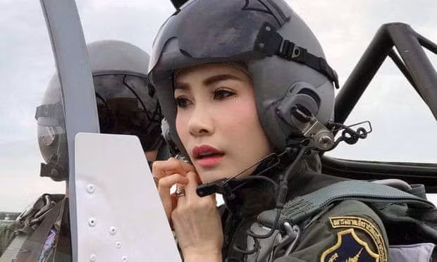 Nhan sắc Hoàng quý phi vừa bị phế truất vì bất trung ở Thái Lan - ảnh 2
