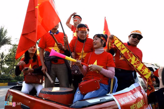 May bay dua nha vo dich SEA Games ha canh xuong Noi Bai hinh anh 30 