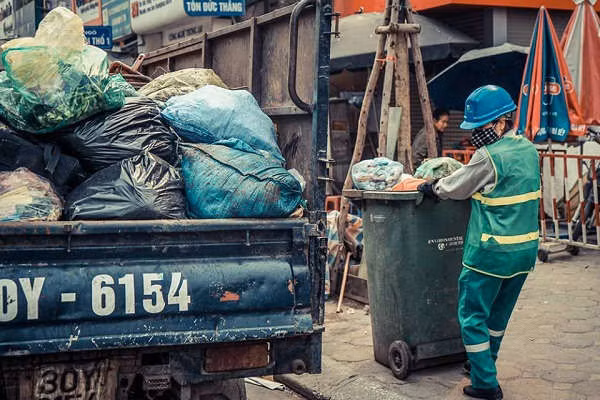 Tại các tuyến đường chính