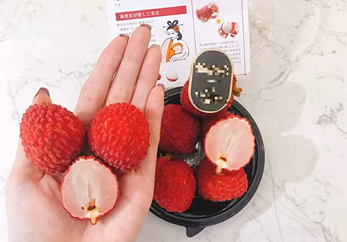 Quả vải không hạt Nhật Bản được nhập về bán tại Việt Nam. Ảnh: Mia Fruit