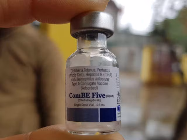 Vắcxin ComBE Five. Ảnh: V.Thu