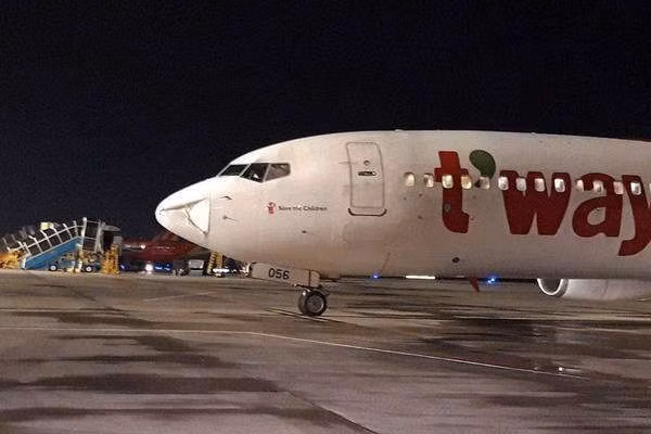 Máy bay Vietnam Airlines hạ cánh không thả càng: Có yếu tố con người