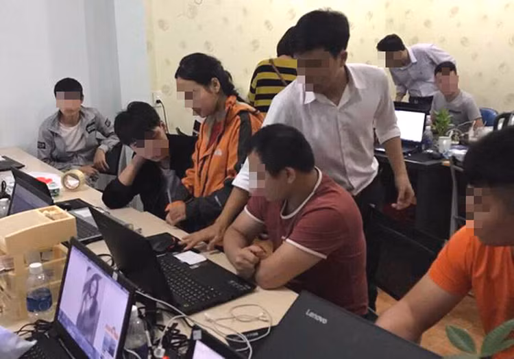 Trục xuất 35 người Trung Quốc tổ chức đánh bạc qua mạng Internet ảnh 1