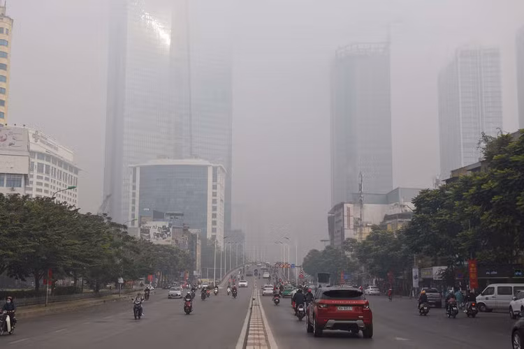 O nhiem khong khi tang cao, cac nga duong Ha Noi mit mo hinh anh 2 z1657979482168_4804e90865448e18aae90293263e4e3e.jpg