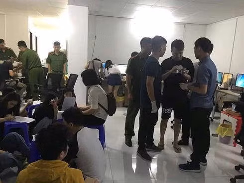 Gần 400 người Trung Quốc bị tạm giữ.