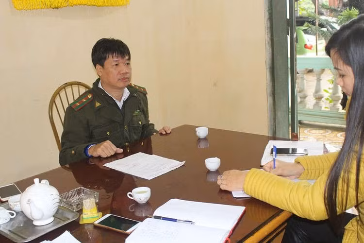 PV làm việc với ông Hà Xuân Hải, Đội trưởng đội Kiểm lâm Cơ động và PCCCR số 2.