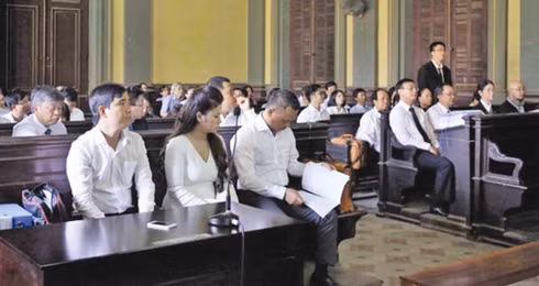 Tòa triệu tập nhiều người liên quan.