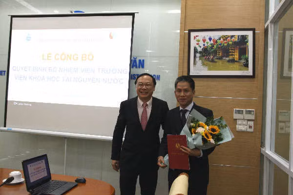 Thứ trưởng Bộ Tài nguyên và Môi trường Lê Công Thành trao Quyết định bổ nhiệm