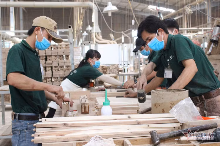 Thích giảm giờ làm, nhưng thu nhập thấp làm sao đủ sống