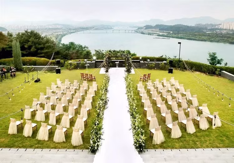 hyun-bin-2.jpg
