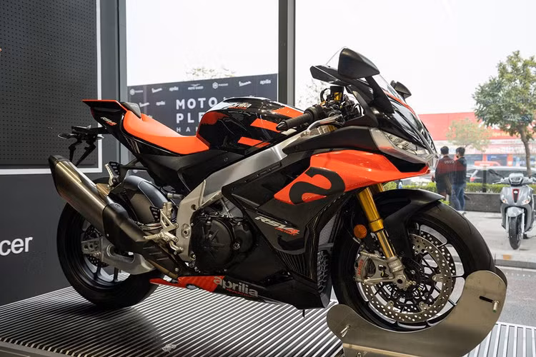 aprilia-4.jpg