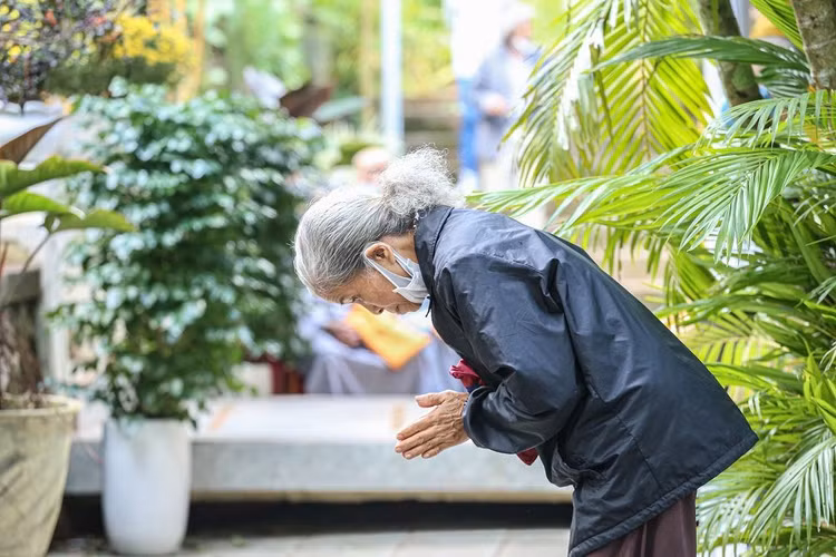 le-tang-thien-su-nhat-hanh-4.jpg