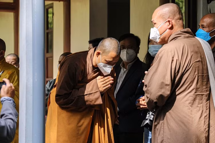 le-tang-thien-su-nhat-hanh-5.jpg