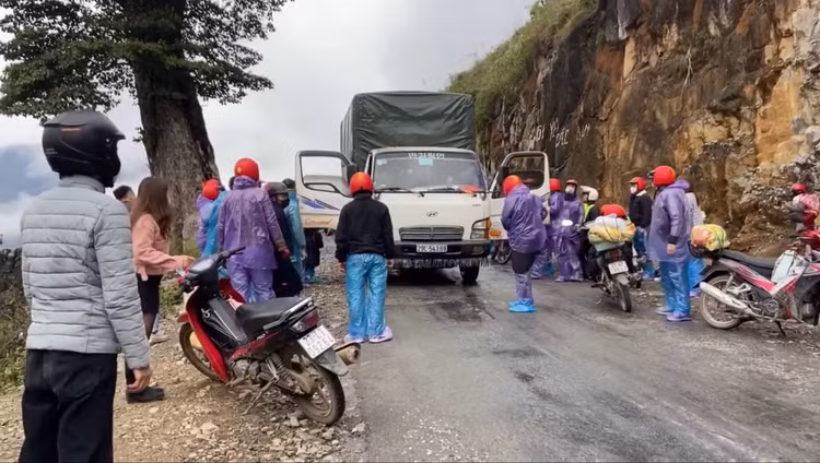 hon-chien-ha-giang.png
